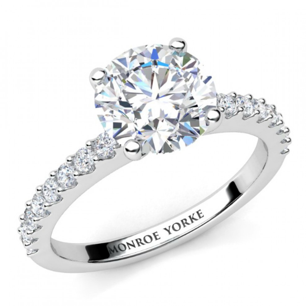 Кольца с бриллиантами first class diamonds. Алмазное кольцо. Кольцо Diamont. Кольцо ромб с бриллиантами. Engagement Ring.
